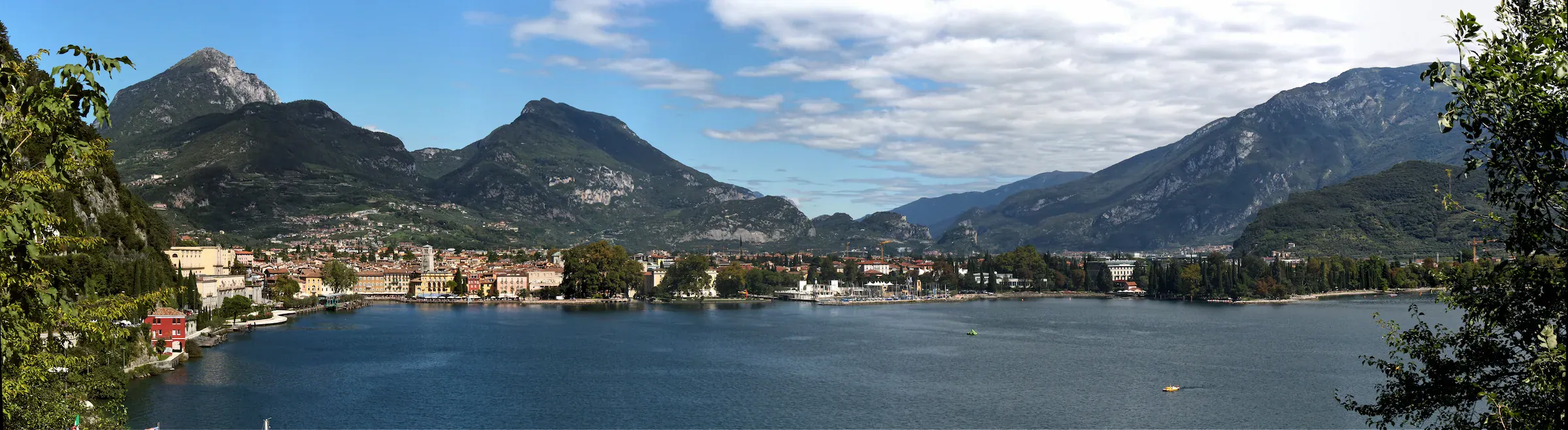Panoramablick auf Riva del Garda und das Garda Trentino vom Ponale-Weg