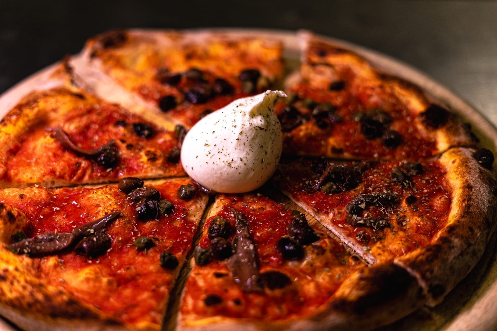 Pizza aus der Pizzeria des Ristorante Alfio